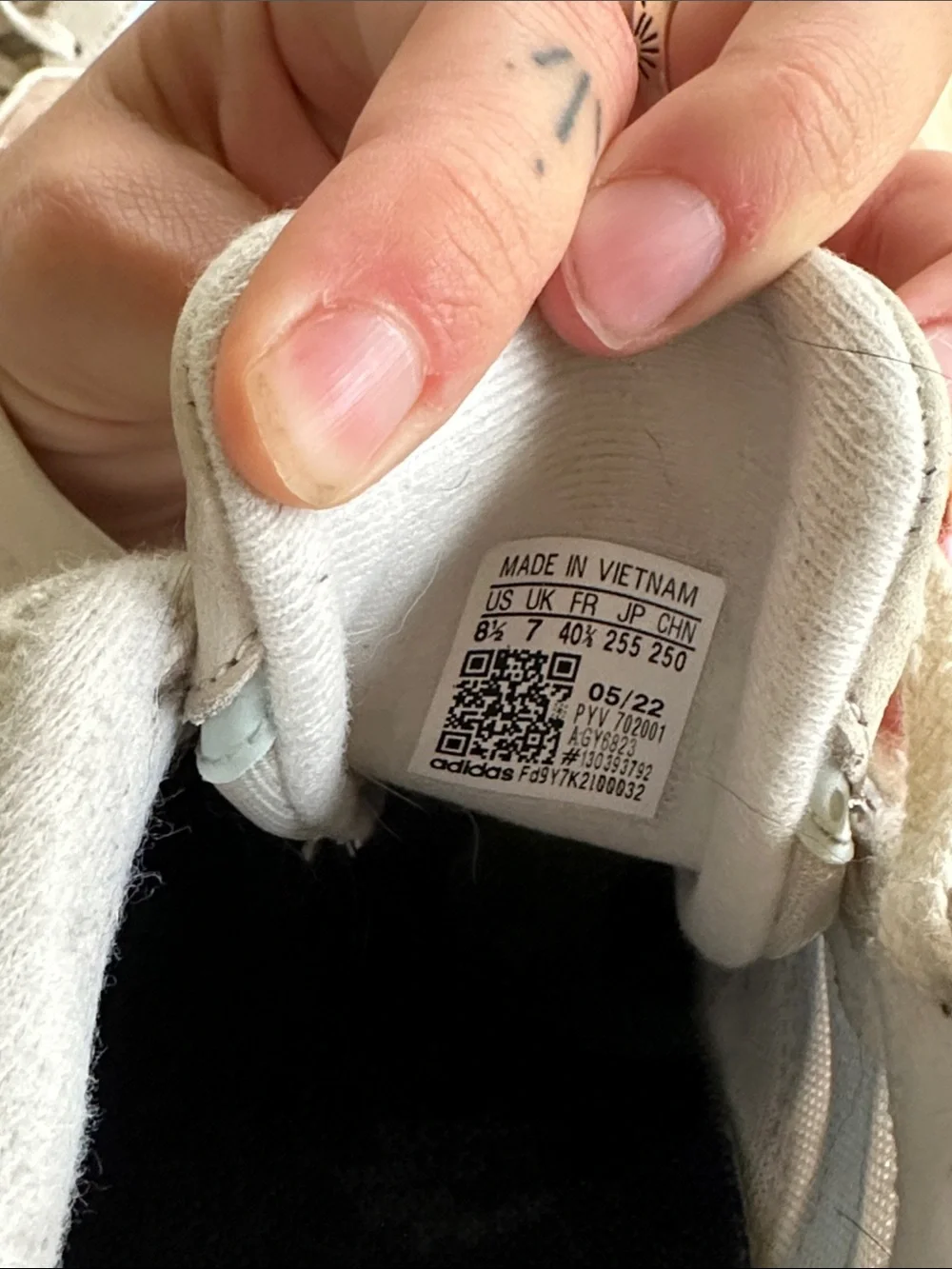 Adidas trainers women’s 9